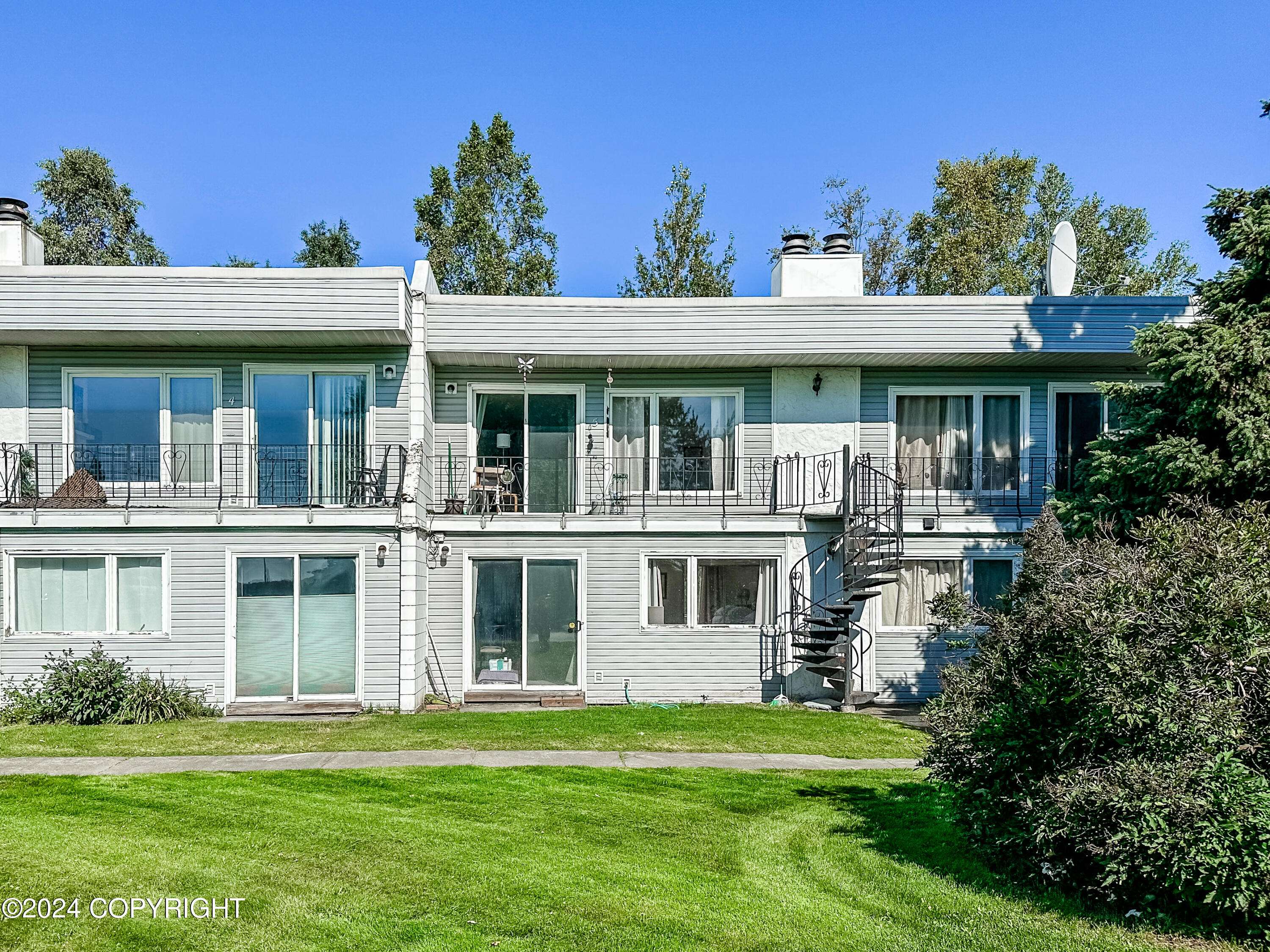 Anchorage, AK 99517,3333 Lakeshore DR #5