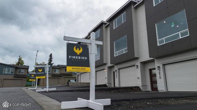 Anchorage, AK 99504,3674 Little Bear PL #7