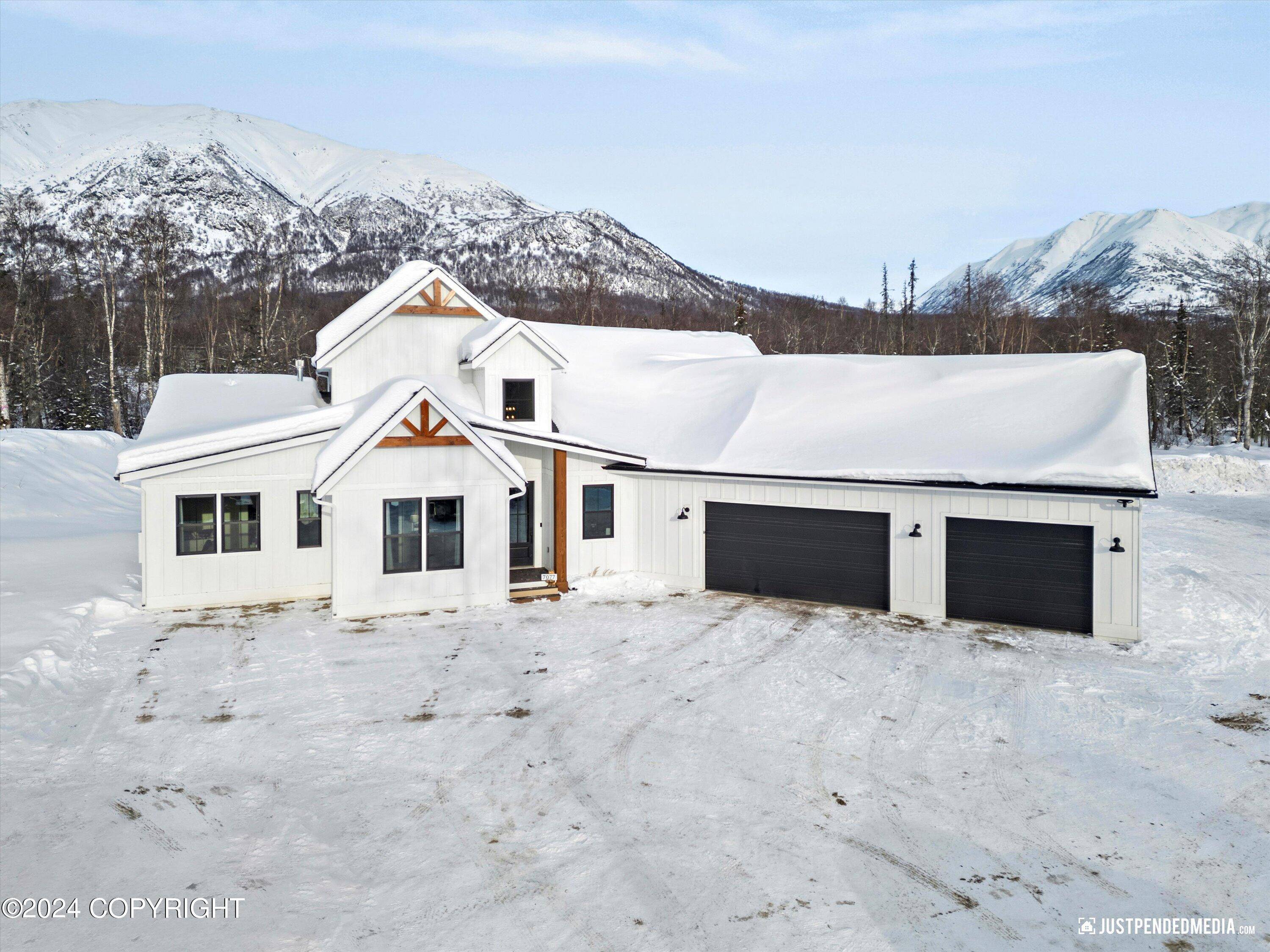 Palmer, AK 99645,7077 E Tumnus CIR