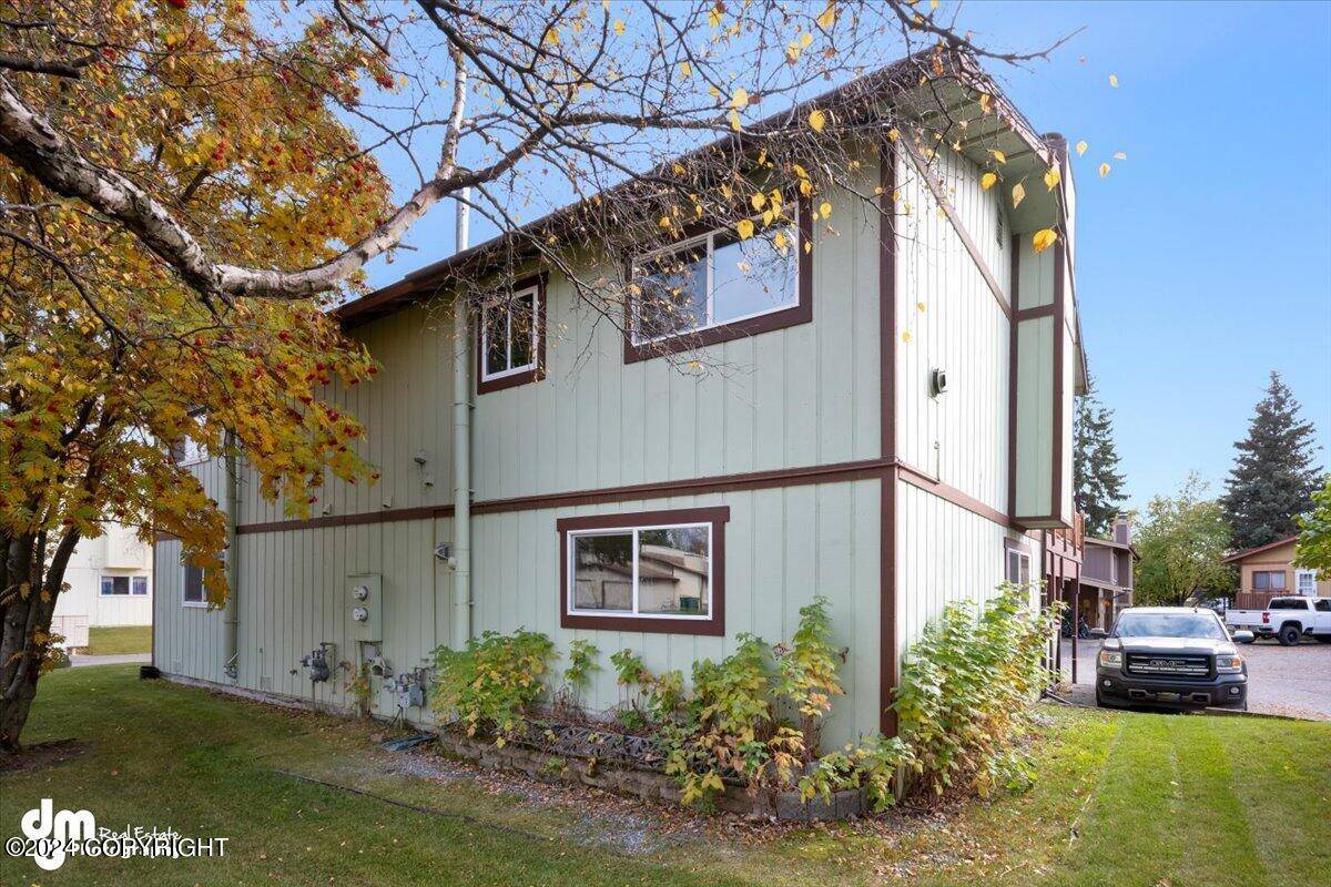 Anchorage, AK 99515,217 Fawn CT
