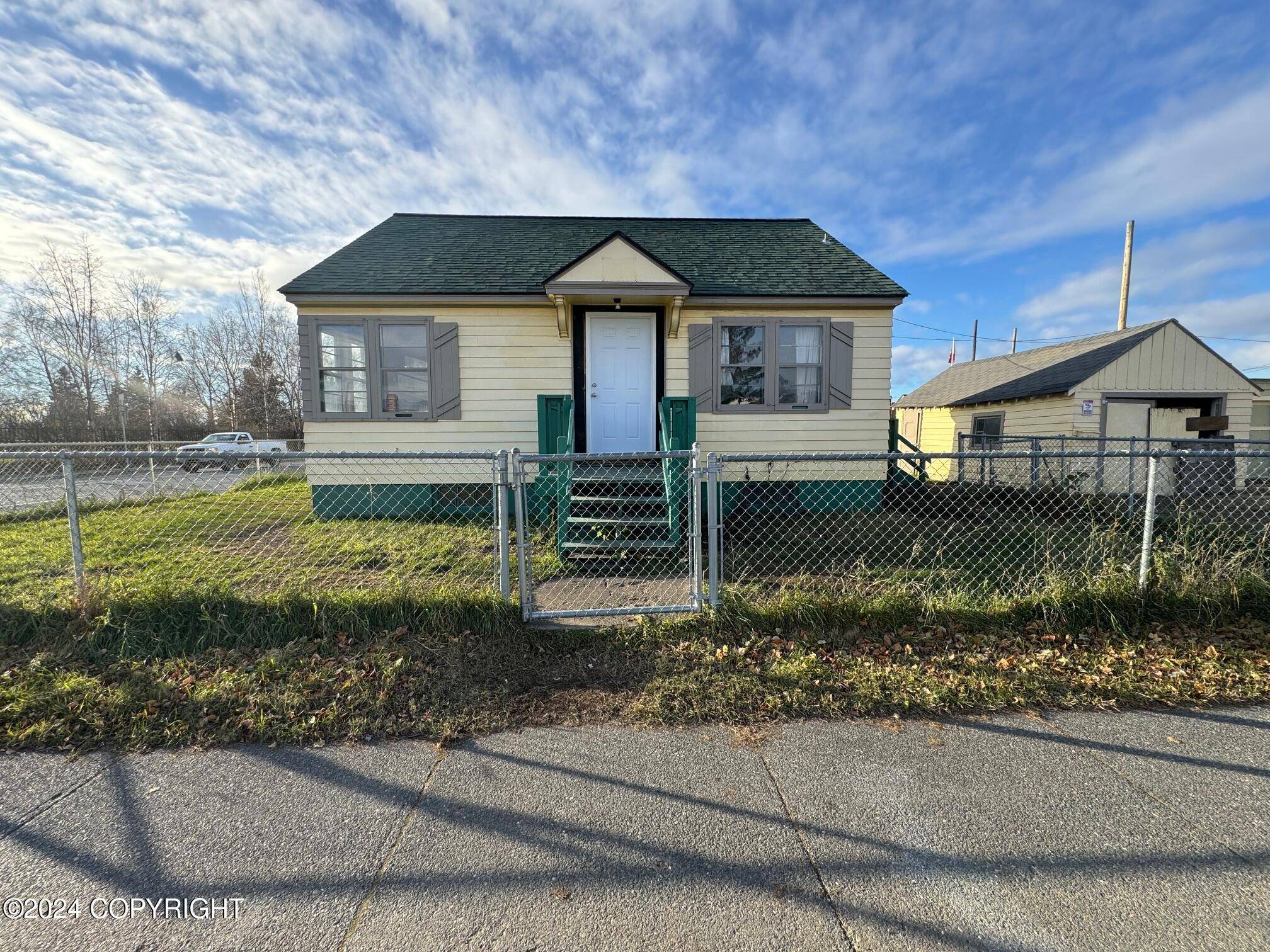 Anchorage, AK 99501,530 Fairbanks ST