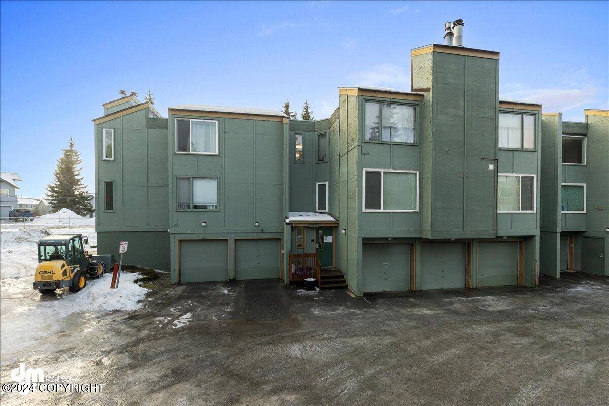 Anchorage, AK 99518,604 Copperbush CT #604