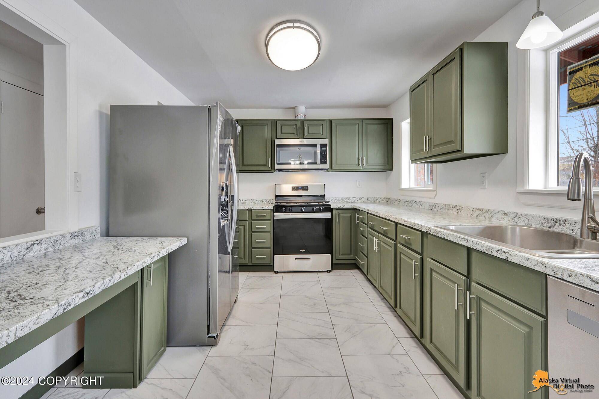 Anchorage, AK 99504,1509 Wolverine ST