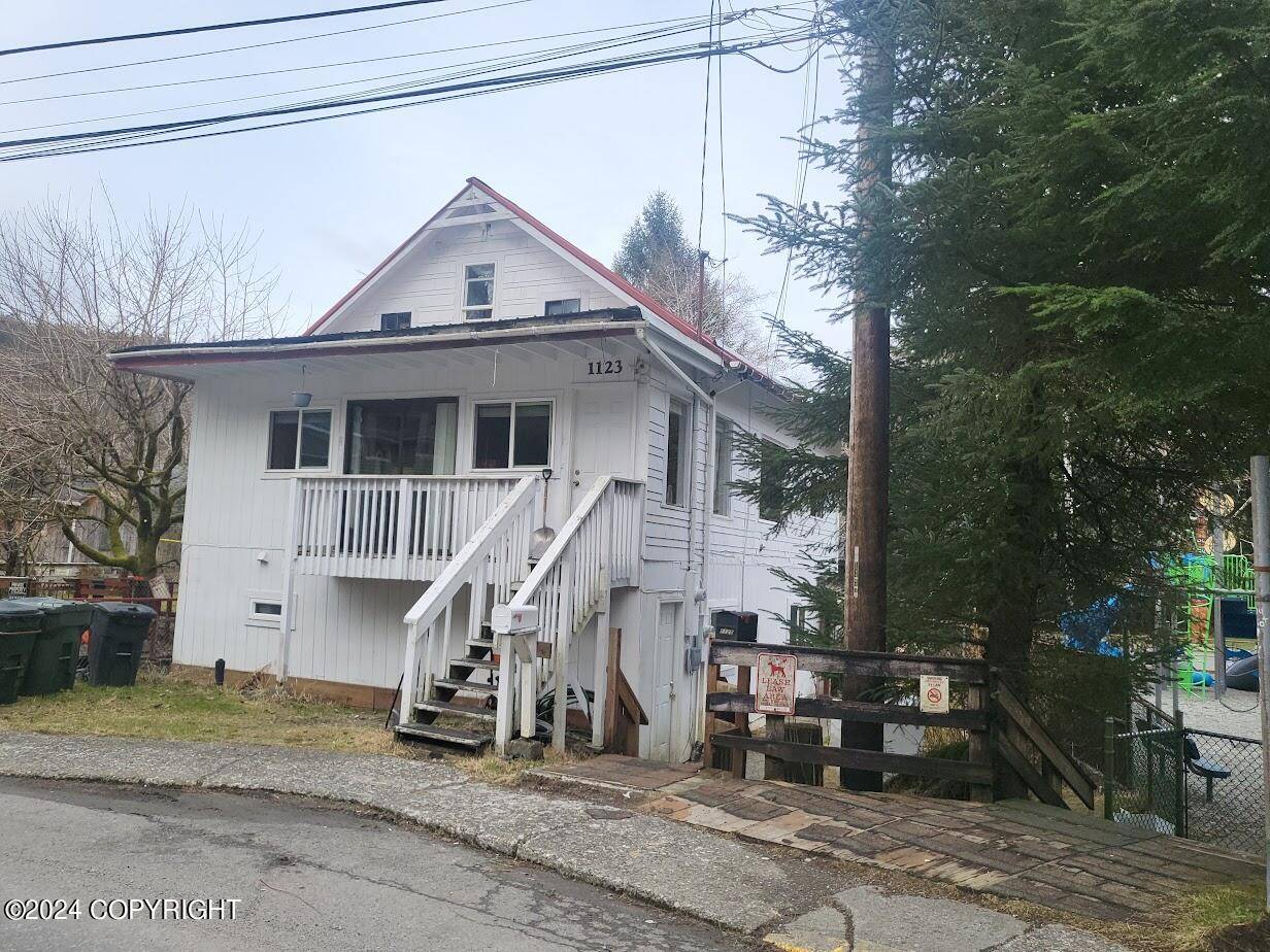 Ketchikan, AK 99901,1123/1125 Woodland AVE