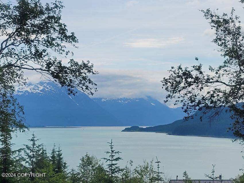 Haines, AK 99827,939 E Oslund DR