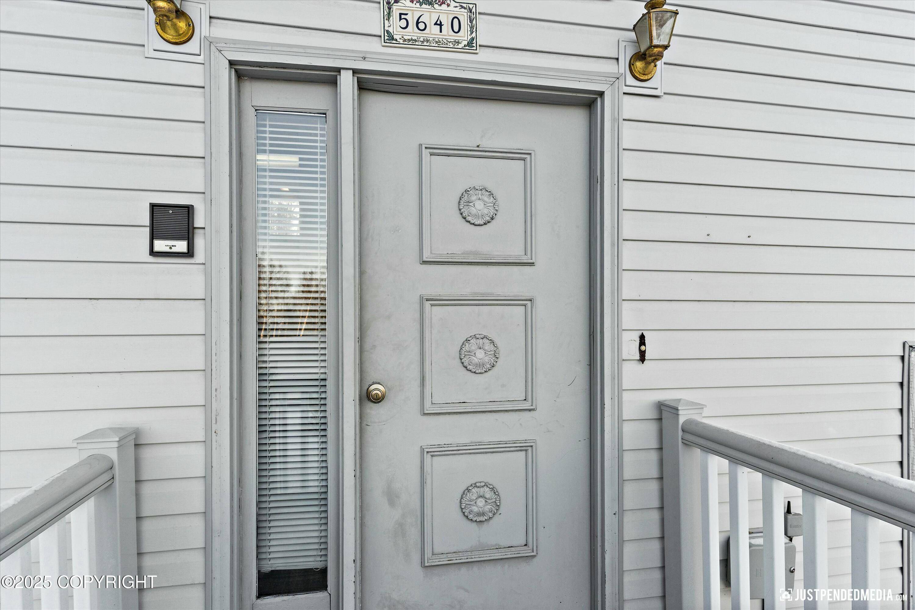 Anchorage, AK 99516,5640 Fenwick CIR