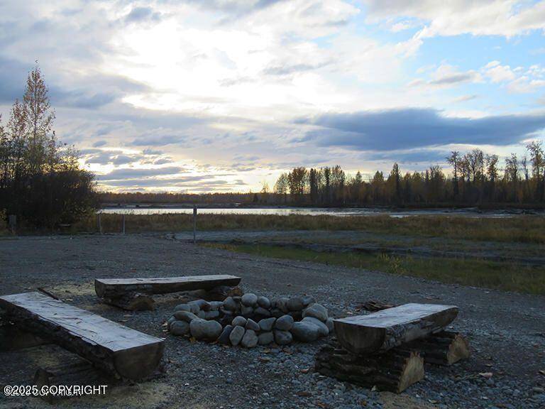 Willow, AK 99688,54954 S Salmon Run RD