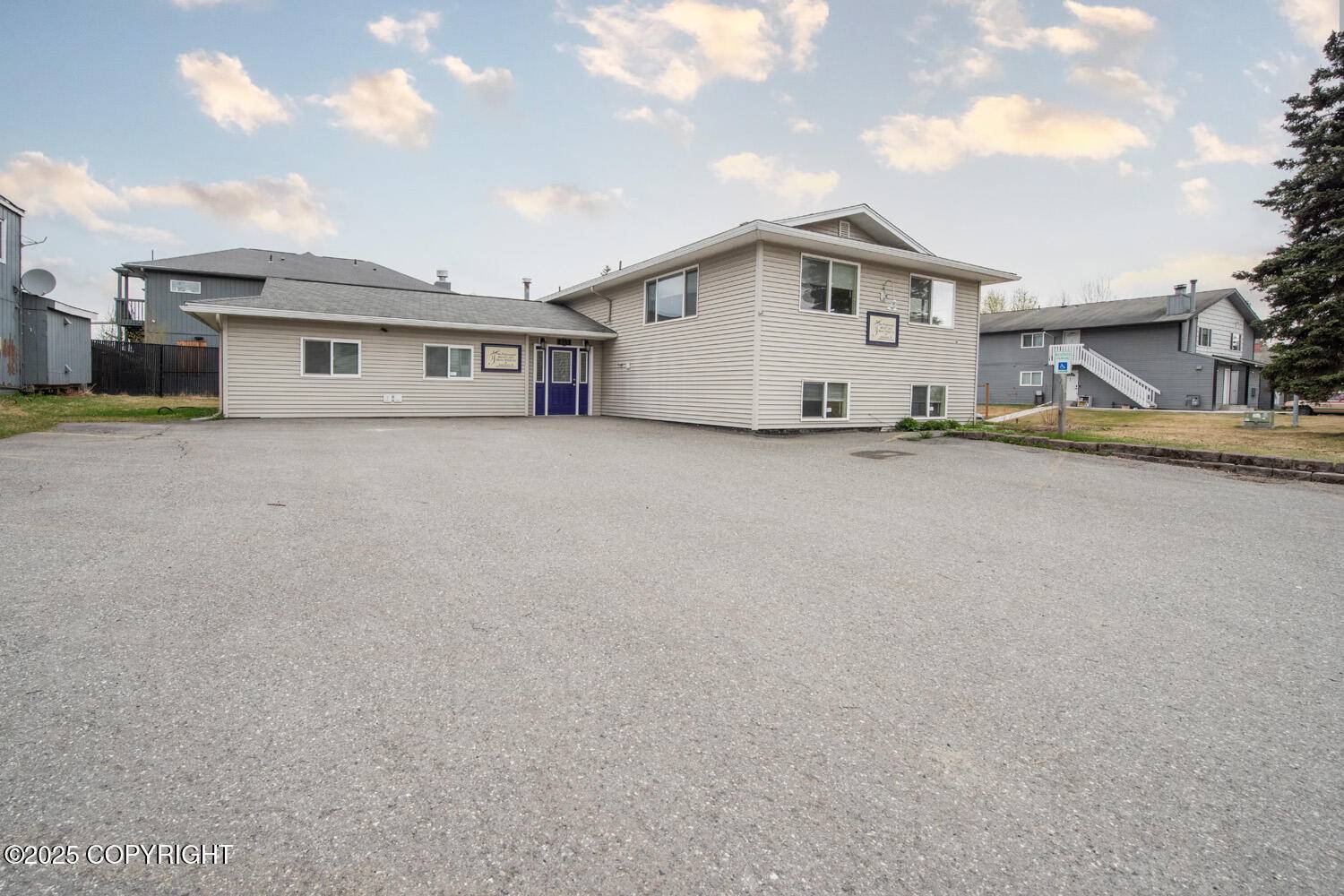 Anchorage, AK 99503,431 E 45th AVE