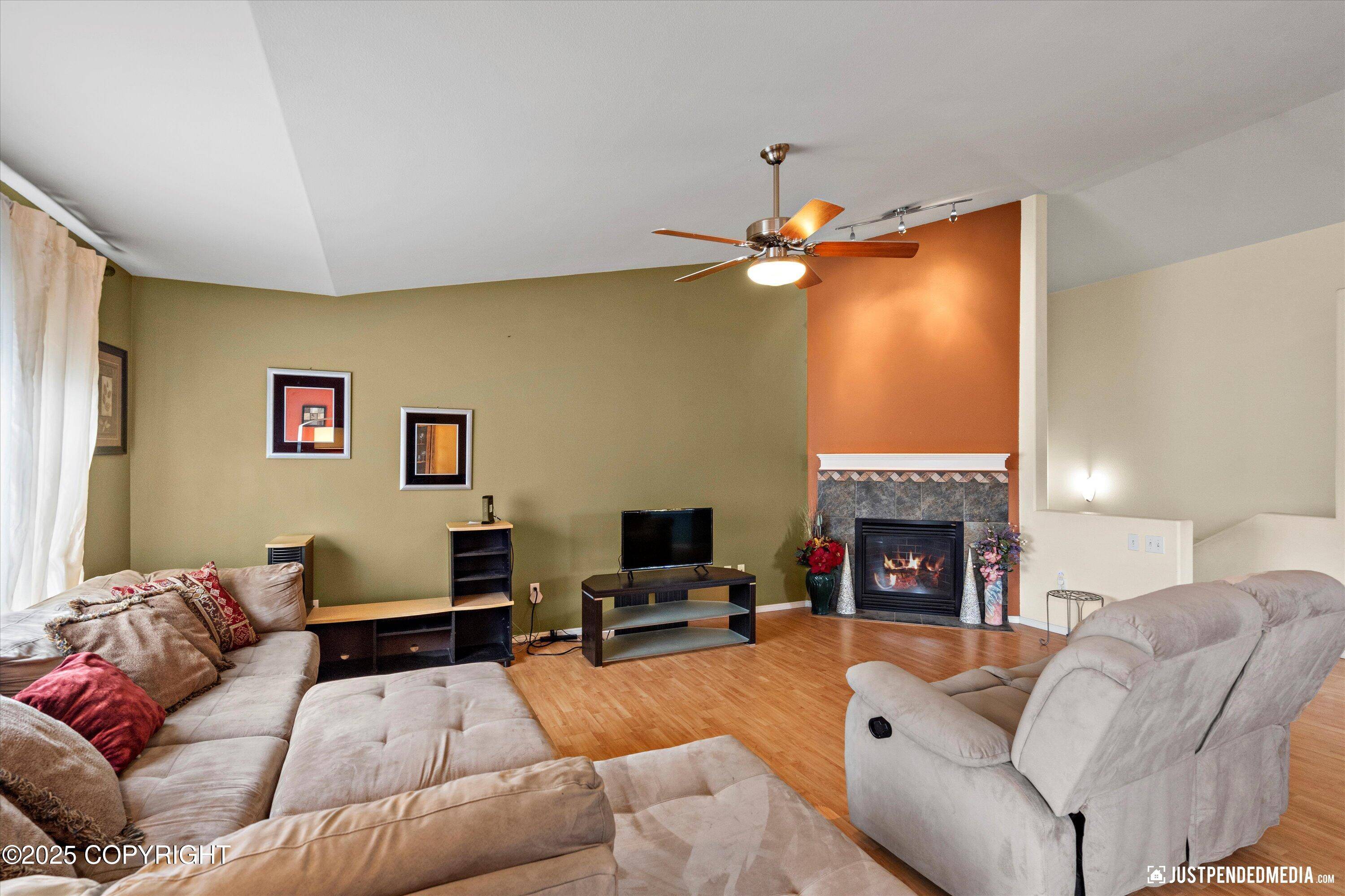 Anchorage, AK 99504,5806 Sapphire LOOP
