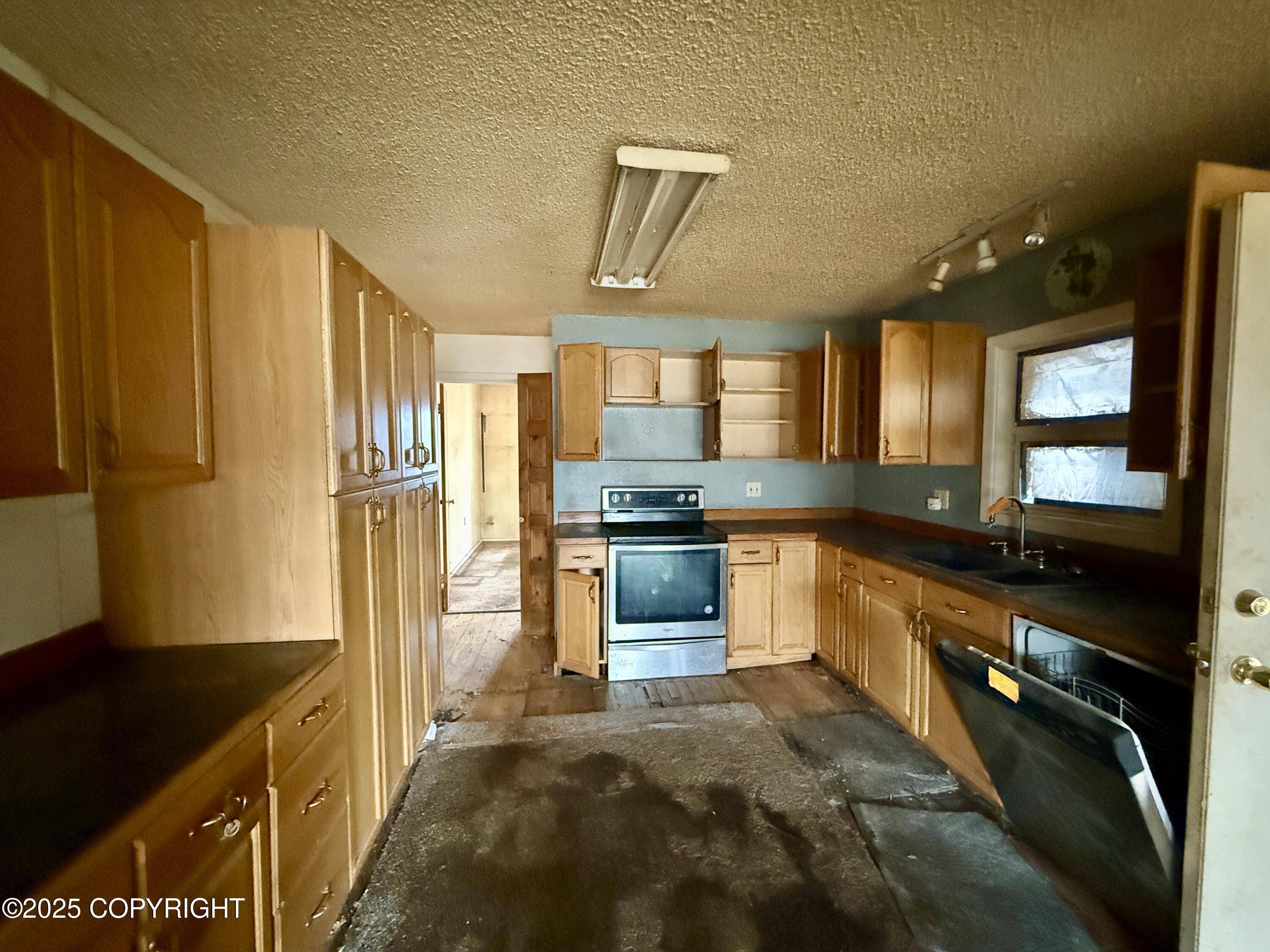 Anchorage, AK 99504,615 Delaware PL