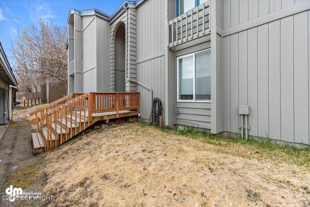 Anchorage, AK 99502,7410 Bearfoot CIR