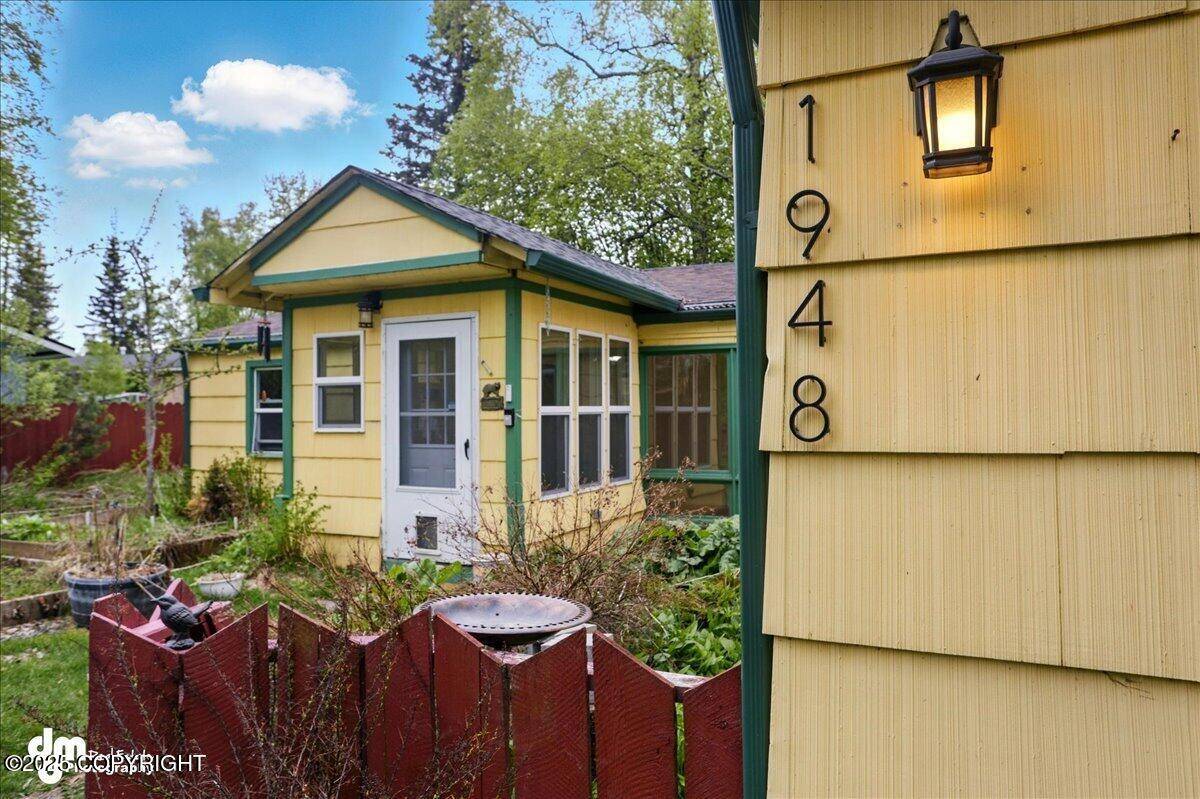Anchorage, AK 99517,1948 Wildwood LN