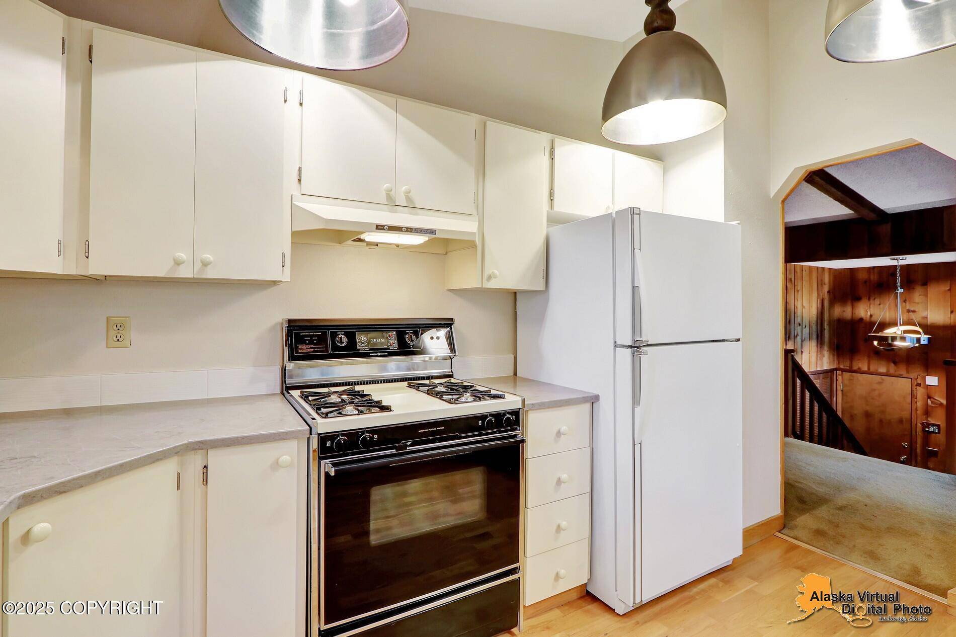 Anchorage, AK 99508,4956 Castle CT