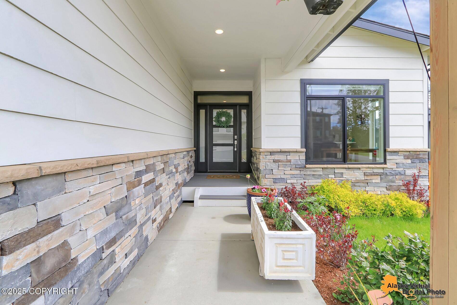 Anchorage, AK 99502,5466 Sandhill LOOP