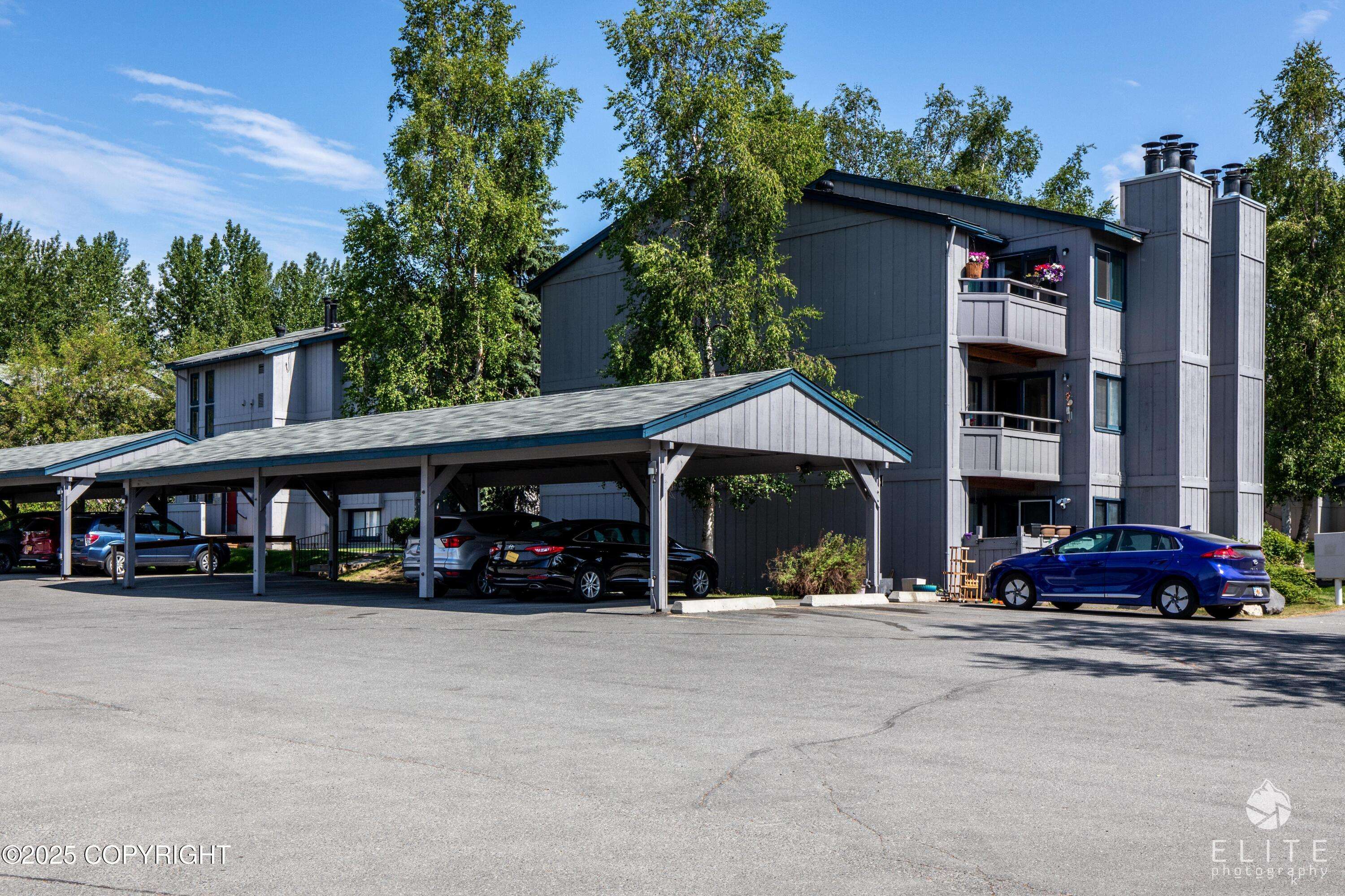 Anchorage, AK 99501,1631 Eastridge DR #303