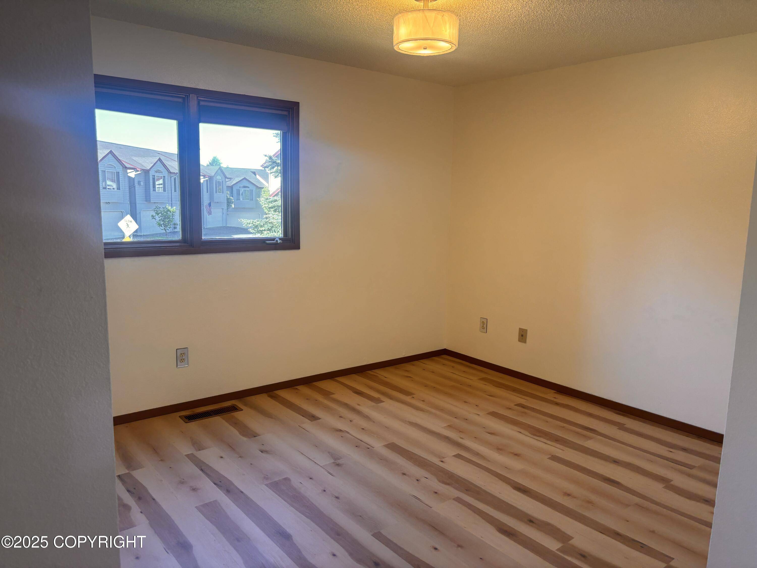 Anchorage, AK 99507,10260 Jamestown DR #A6