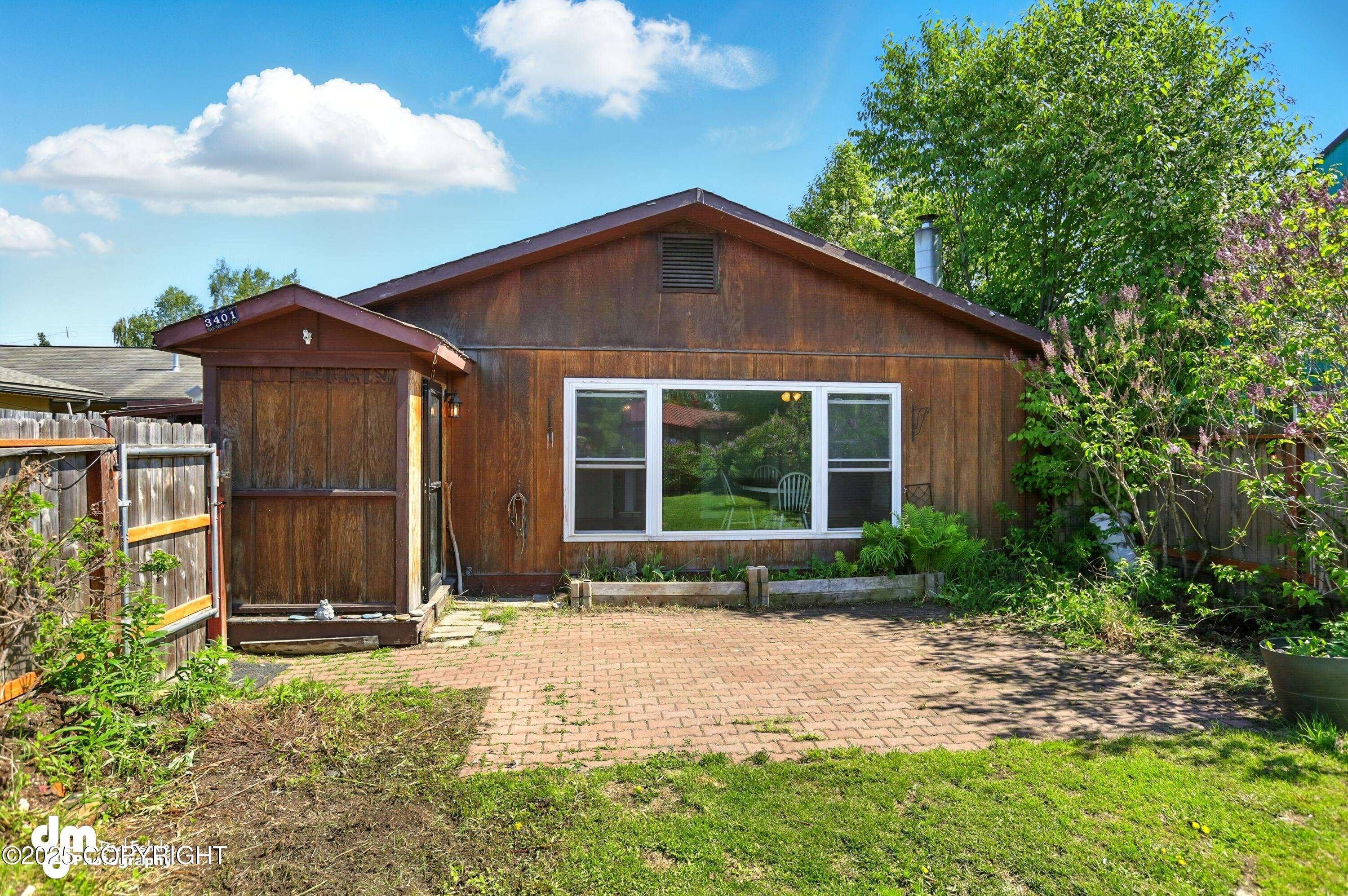 Anchorage, AK 99517,3401 Lois DR