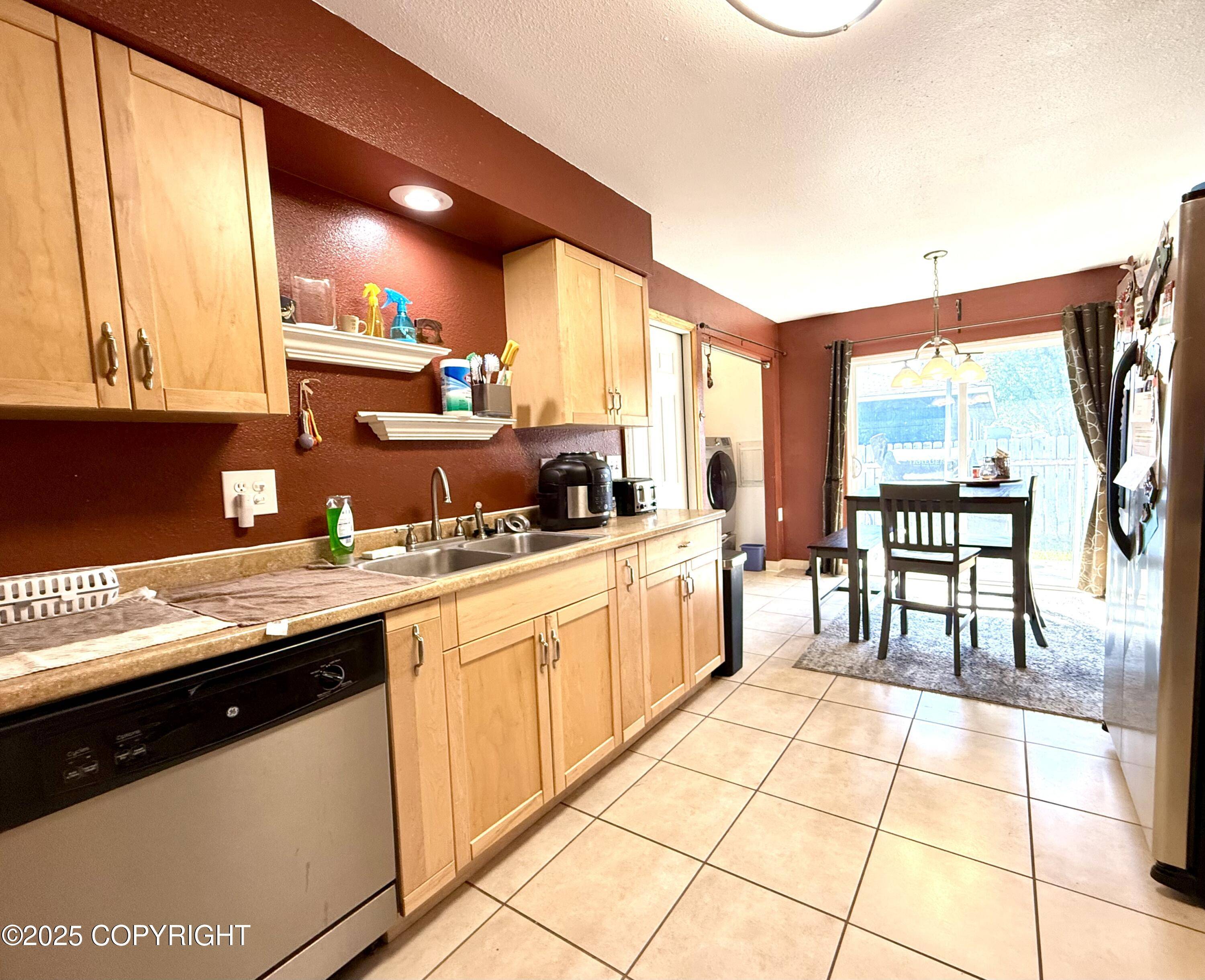 Kenai, AK 99611,711 Maple DR