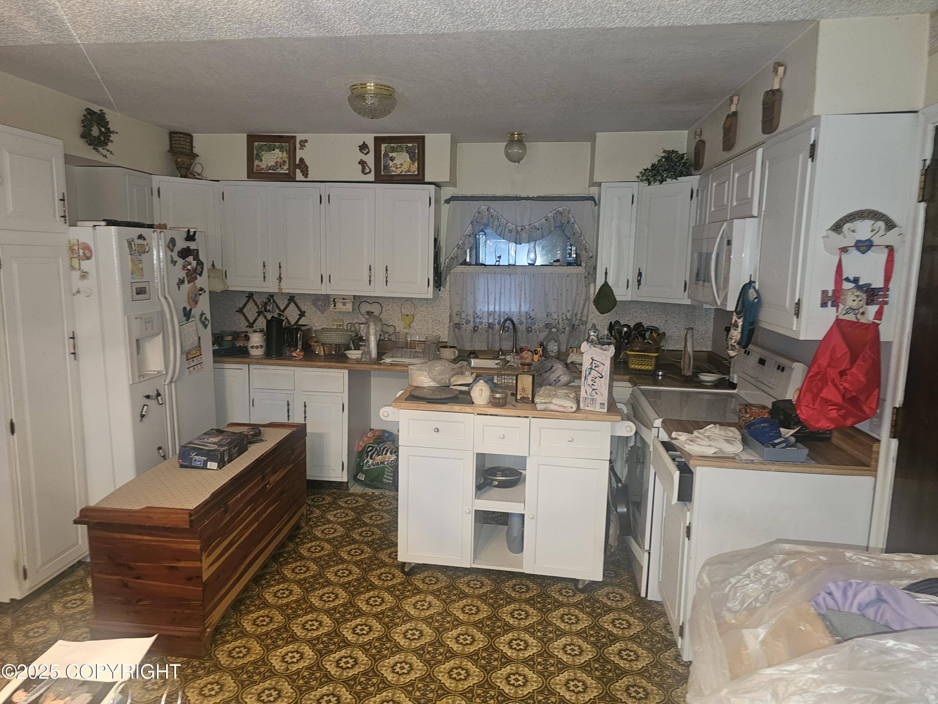 Anchorage, AK 99516,8400 George CT