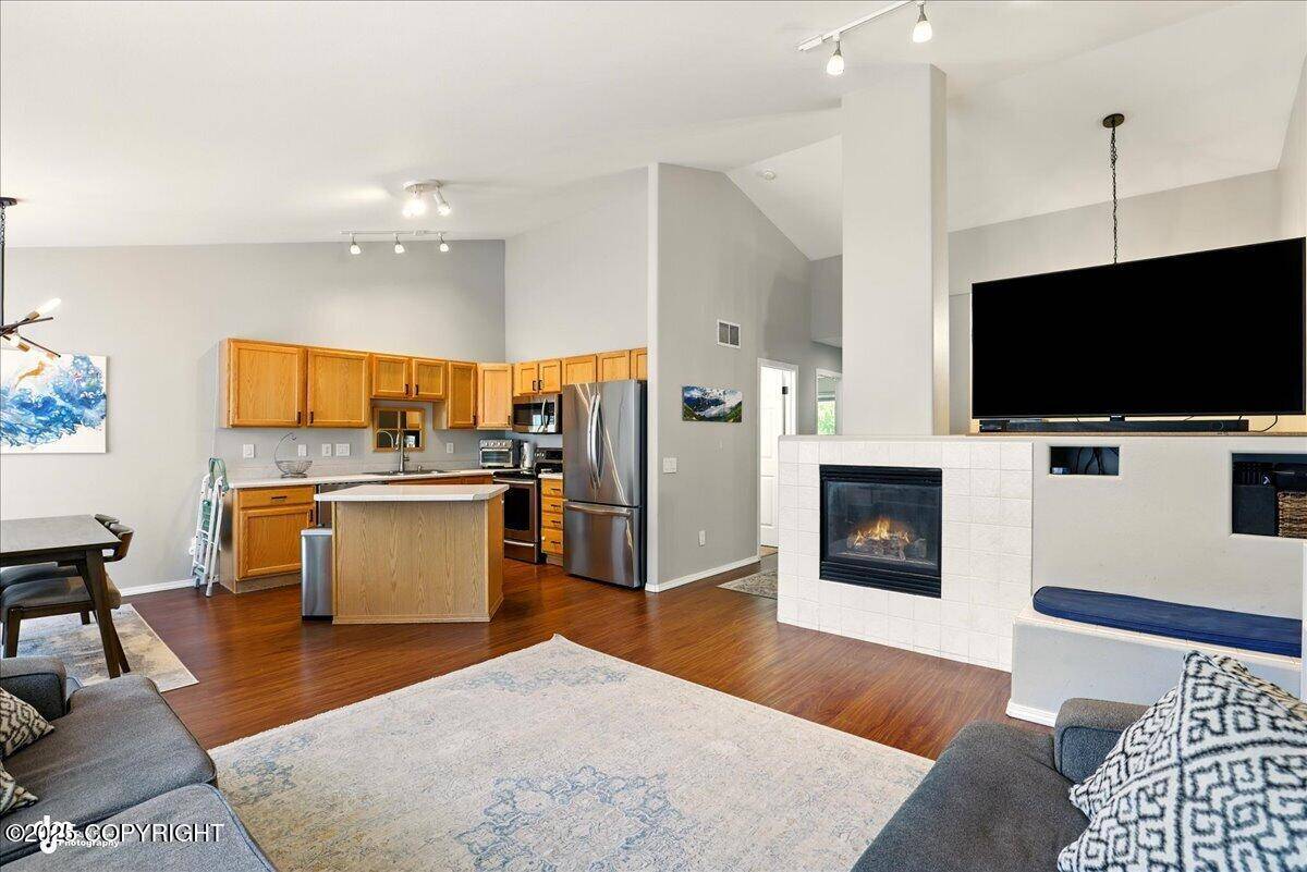 Anchorage, AK 99515,207 Dailey AVE #7