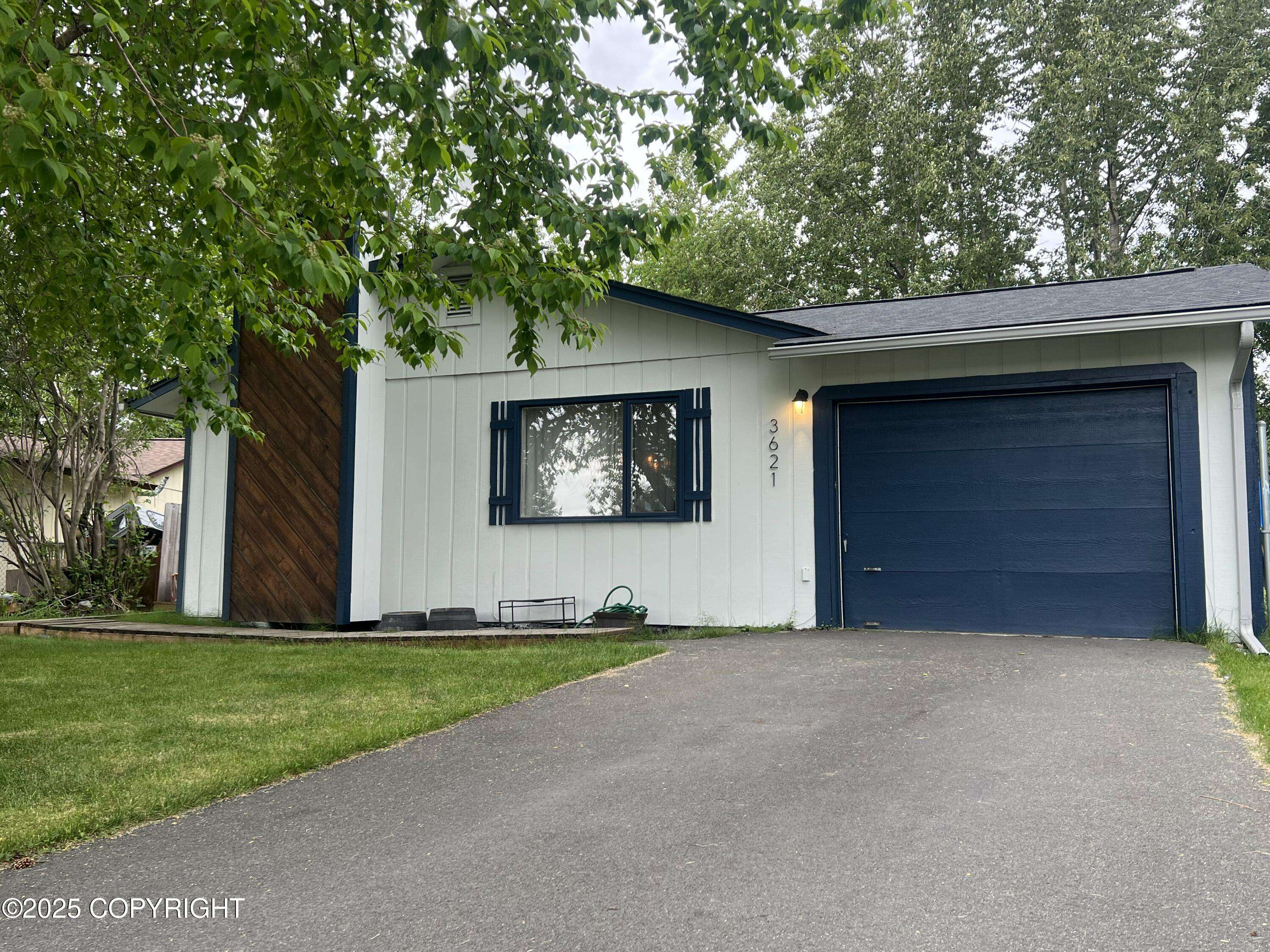 Anchorage, AK 99507,3621 Cloudberry CIR