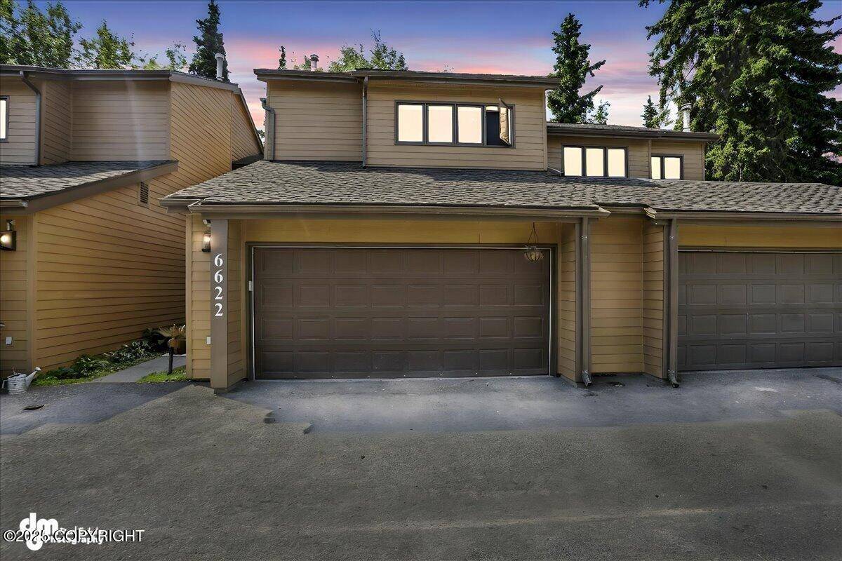 Anchorage, AK 99502,6622 Lakeway DR