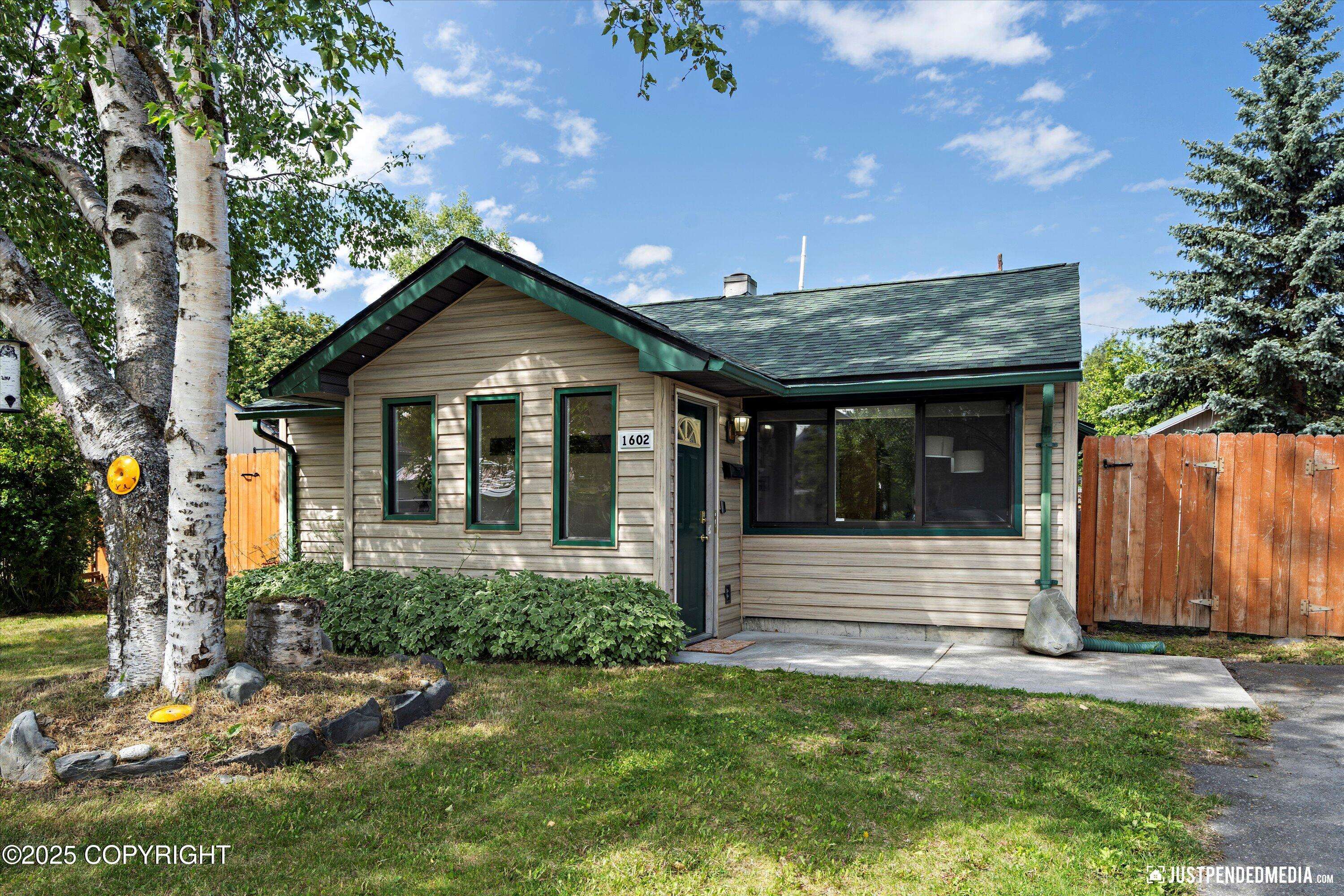 Anchorage, AK 99504,1602 Richardson DR