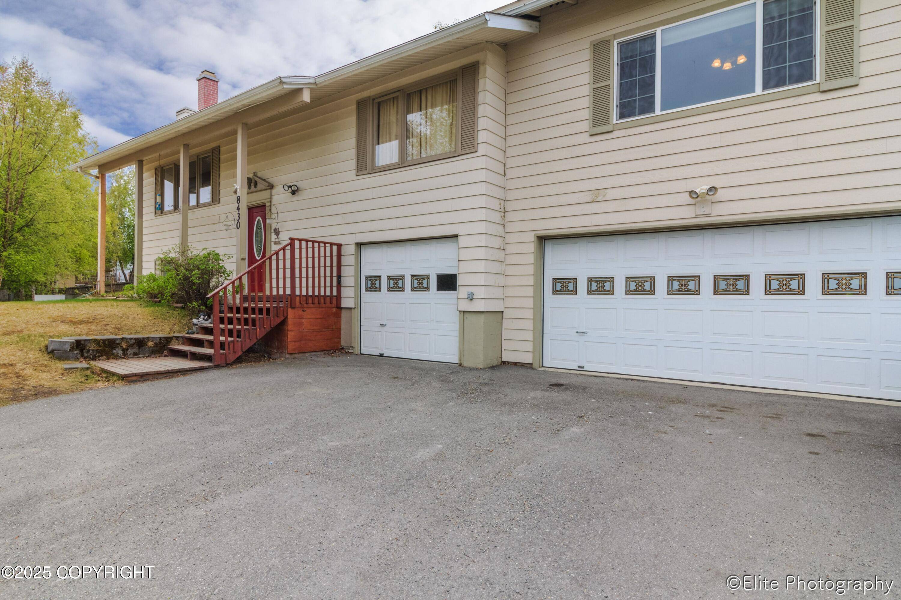 Anchorage, AK 99502,8430 Greenhill WAY