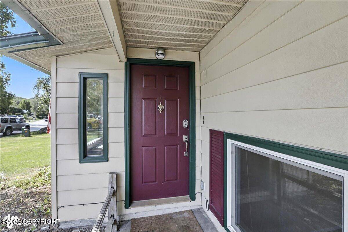 Anchorage, AK 99504,2924 Carnaby WAY