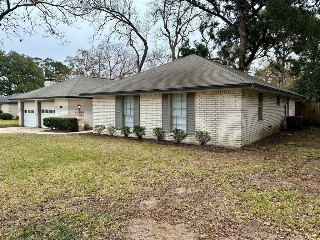 Lake Jackson, TX 77566,54 Pine CT