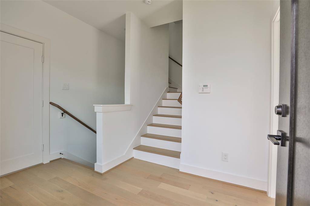 Houston, TX 77008,1022 W 15th 1/2 ST #B