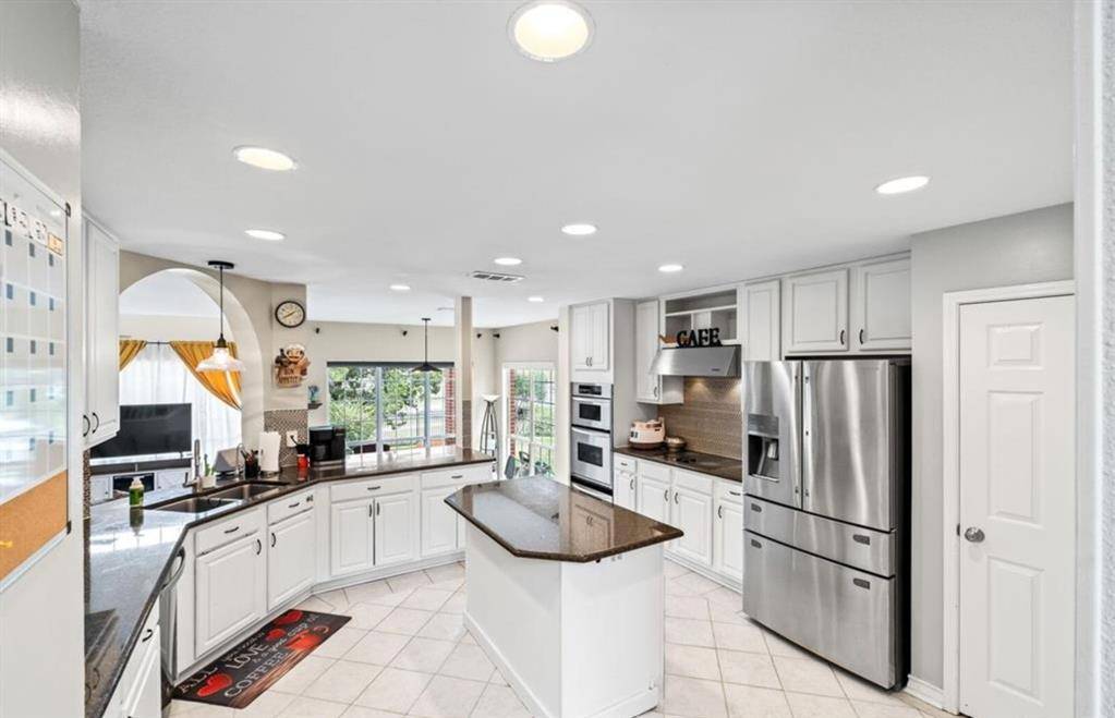 San Antonio, TX 78260,105 Breeze RDG