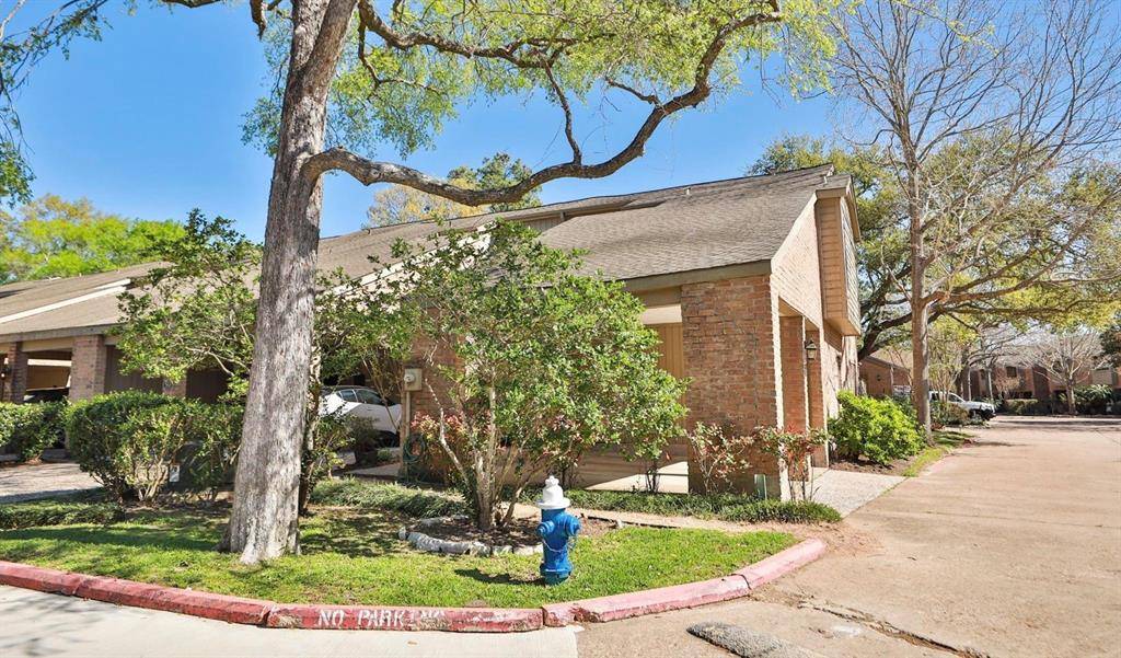 Houston, TX 77063,9400 Doliver DR #60