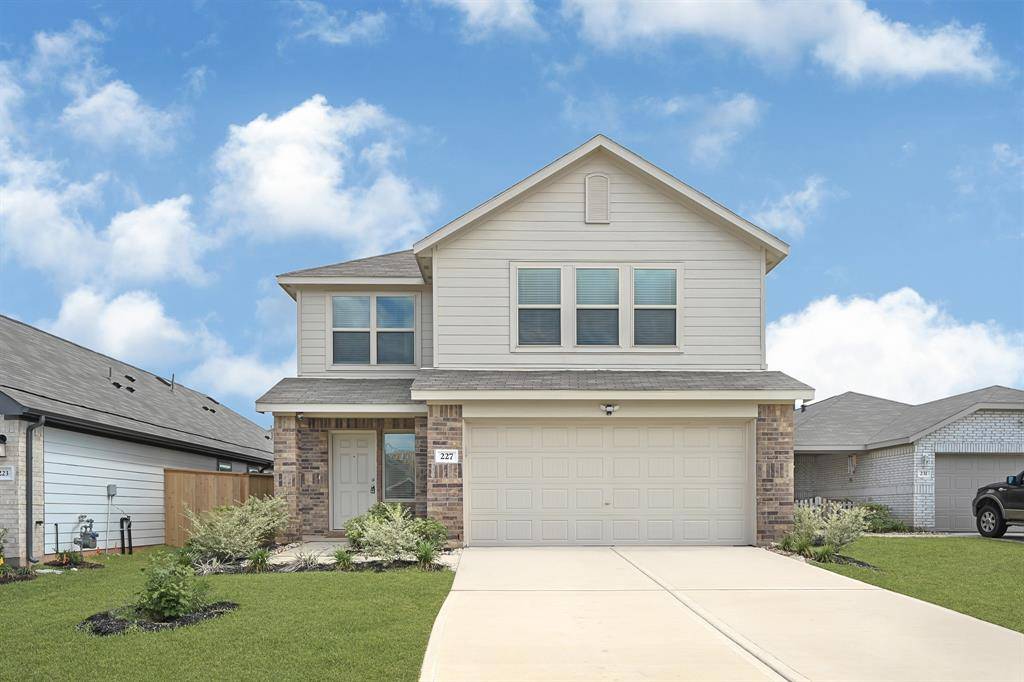 Willis, TX 77378,227 River Grove ST