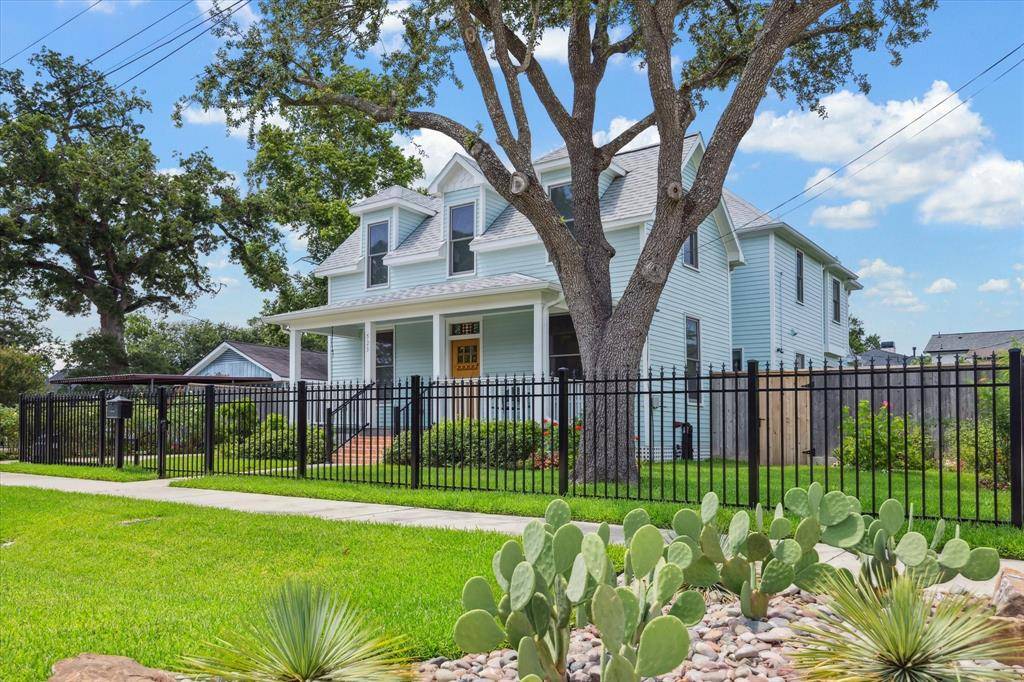 Houston, TX 77008,523 W 15th ST