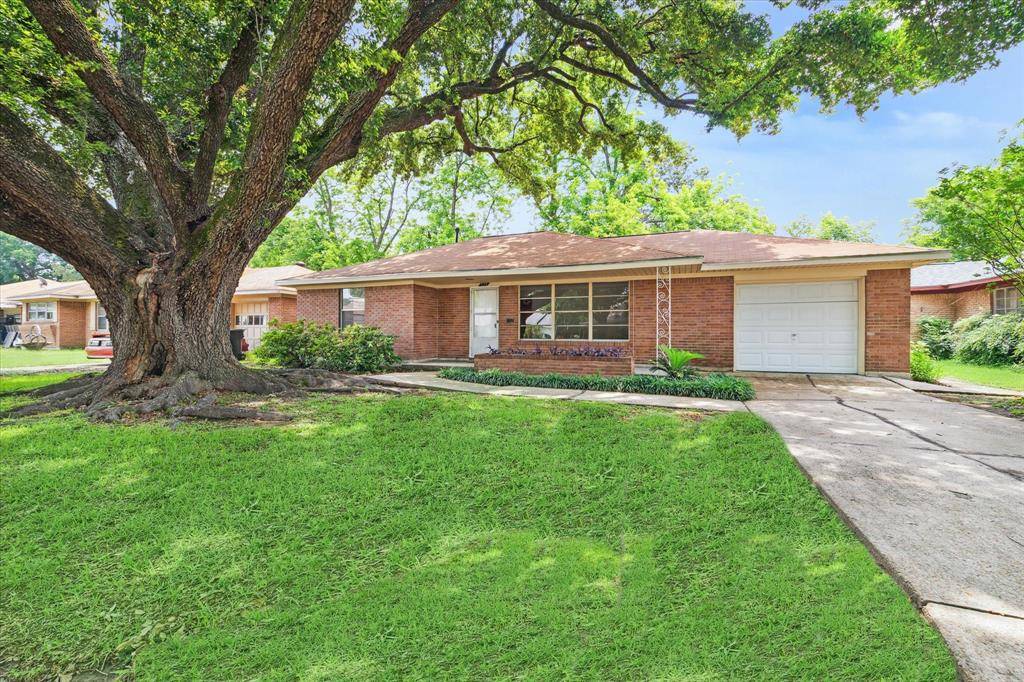 Houston, TX 77076,225 W Spreading Oak DR