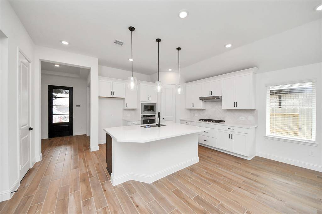 Conroe, TX 77302,15885 Hayes Market LOOP