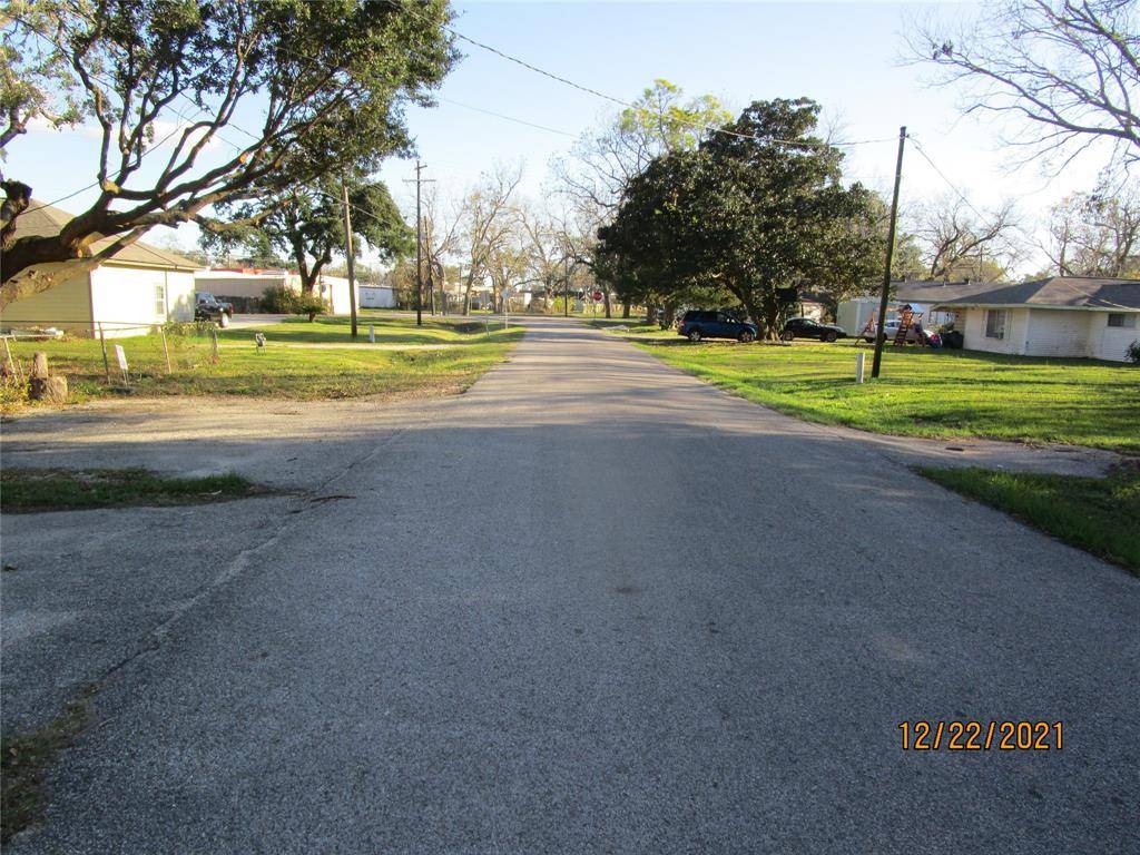 Clute, TX 77531,745 Vine ST