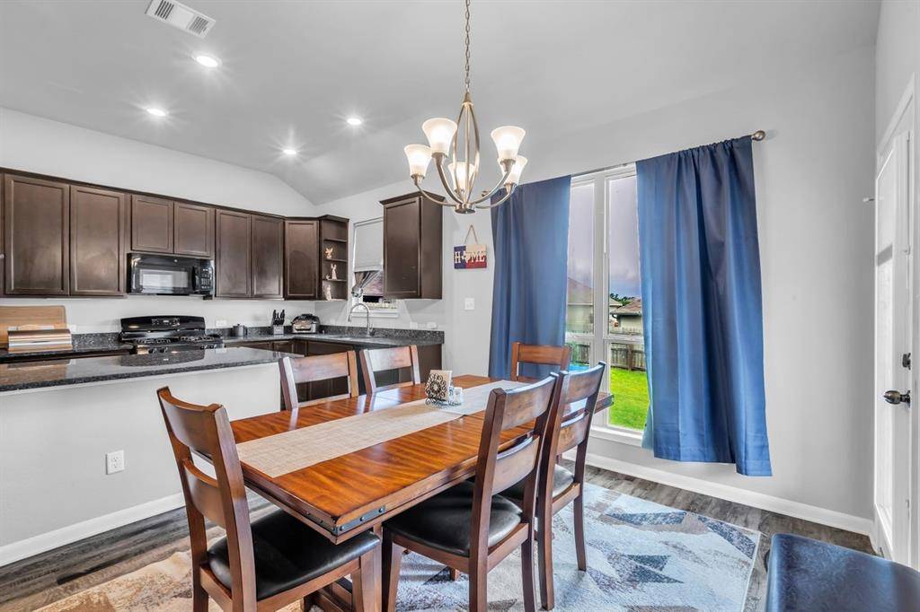 Huntsville, TX 77320,163 Emery Oak WAY