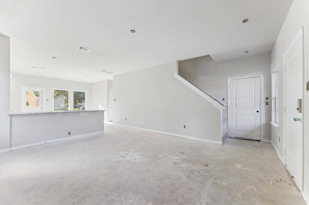 Texas City, TX 77591,112 S Rose St