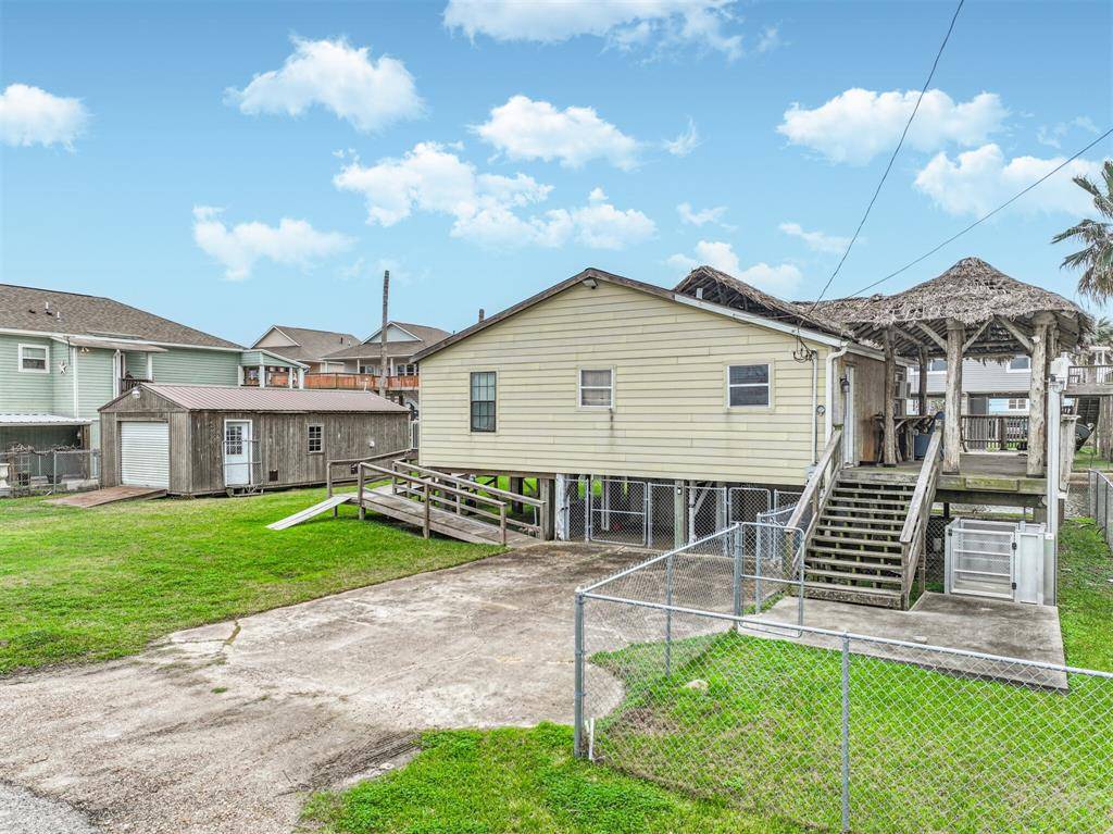 Hitchcock, TX 77563,5 Highland DR