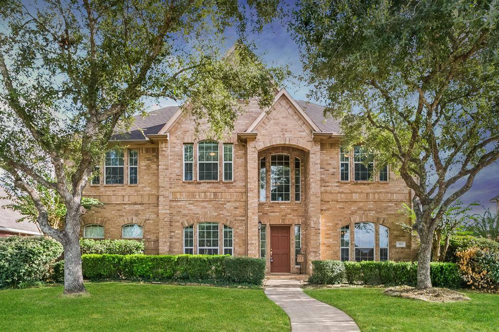 Friendswood, TX 77546,513 W Lake DR