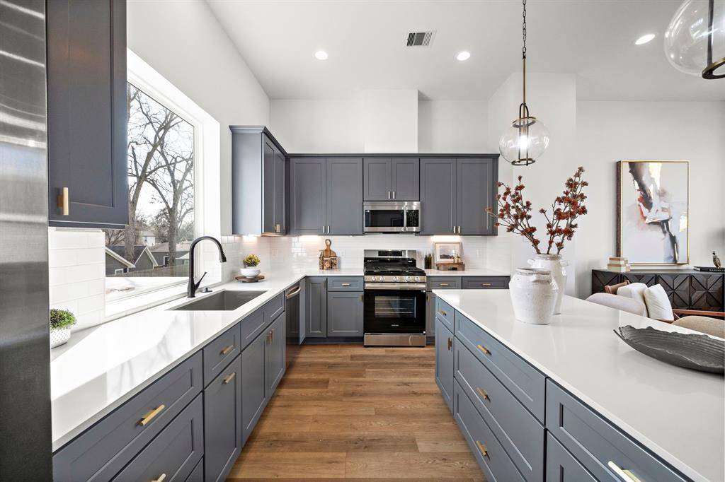 Houston, TX 77091,835B Rachel ST