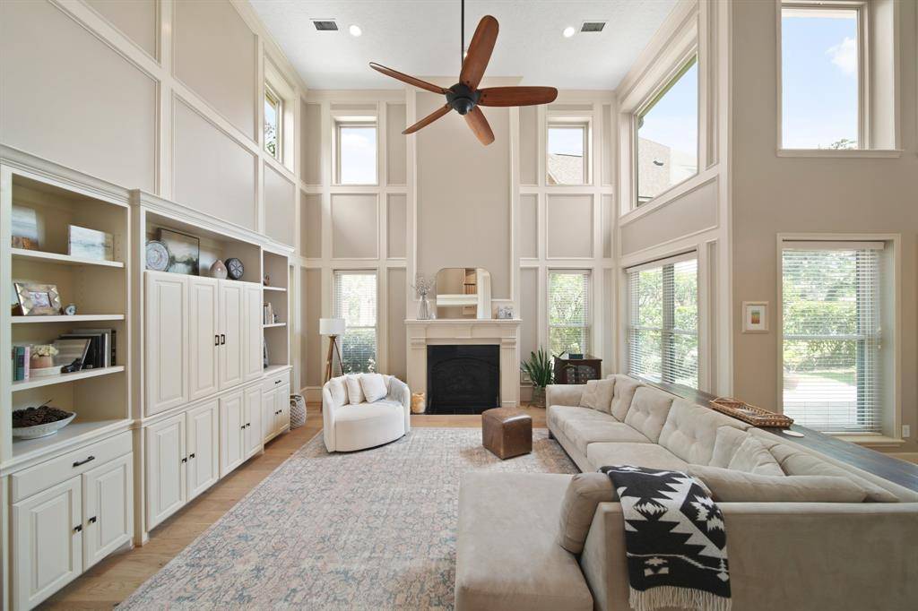 Sugar Land, TX 77478,169 N HALL DRIVE