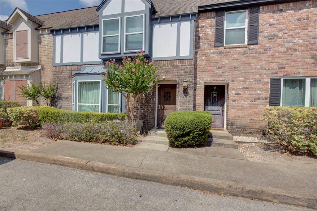 Houston, TX 77079,840 Threadneedle ST E #208