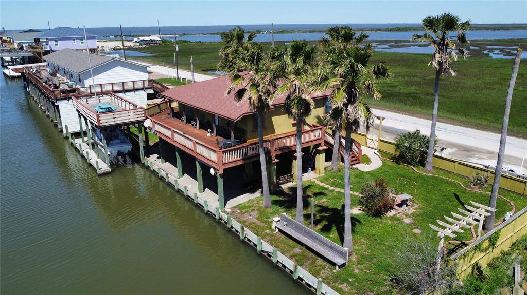 Crystal Beach, TX 77650,1201 N Stingaree