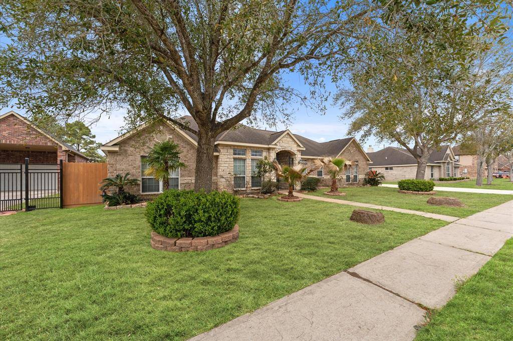 Pearland, TX 77581,3303 Hickory Knoll DR