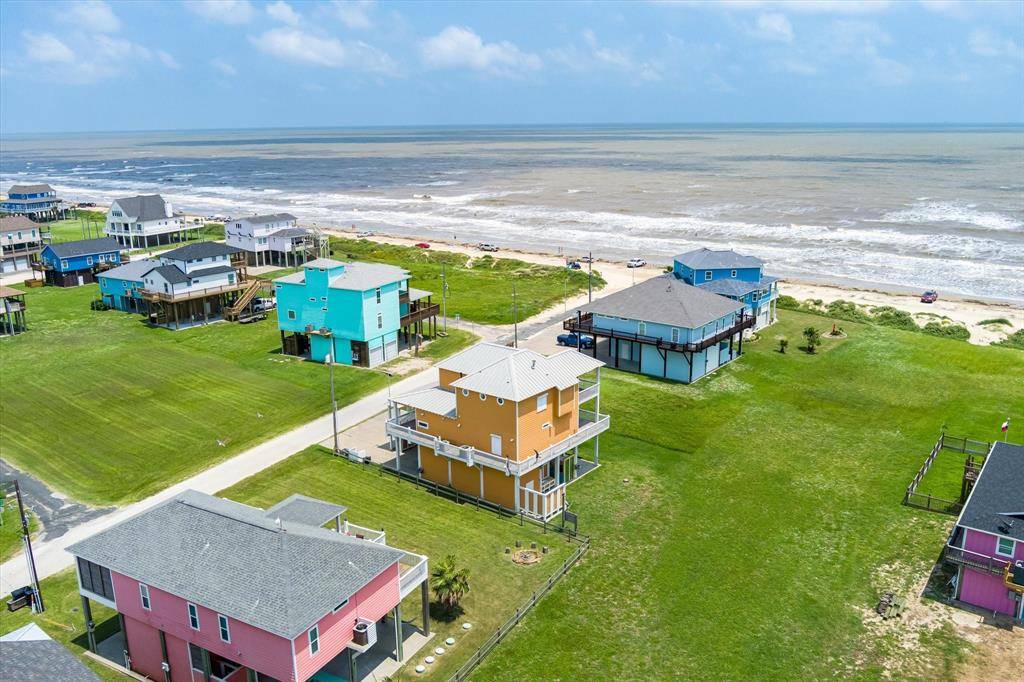 Crystal Beach, TX 77650,809 Westview