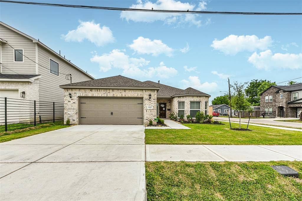 Houston, TX 77051,8202 Grandview ST