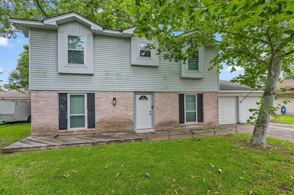Friendswood, TX 77546,502 Mary Ann DR